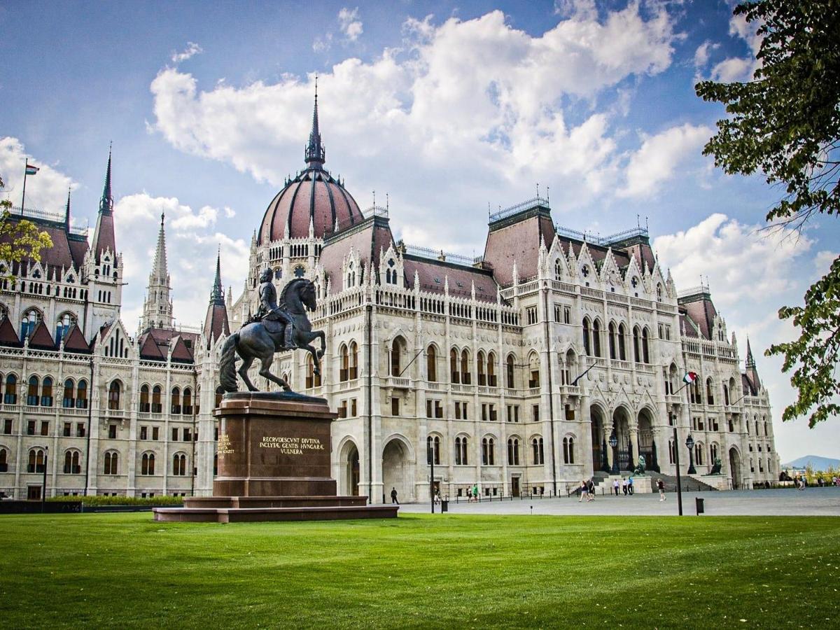 Chill On The Screened Balcony-Budapest Most Historic Landmarks Eksteriør bilde